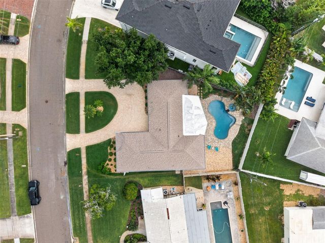 1022 EDEN ISLE DRIVE NE, St Petersburg, FL 33704
