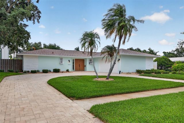 1022 EDEN ISLE DRIVE NE, St Petersburg, FL 33704