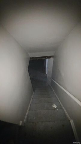 15633 Eastwood Street, Detroit, MI 48205