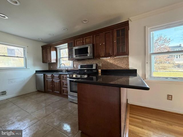 5522 BOSWORTH AVE, Baltimore, MD 21207