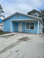 63 N Whitney St., St Augustine, FL 32804
