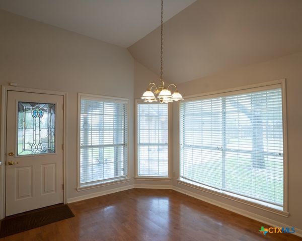 604 Texas Avenue, Shiner, TX 77984