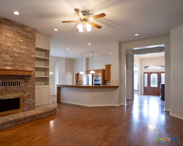 604 Texas Avenue, Shiner, TX 77984