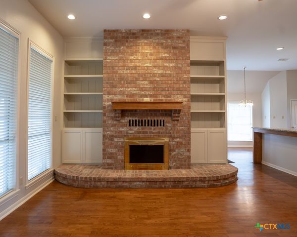 604 Texas Avenue, Shiner, TX 77984