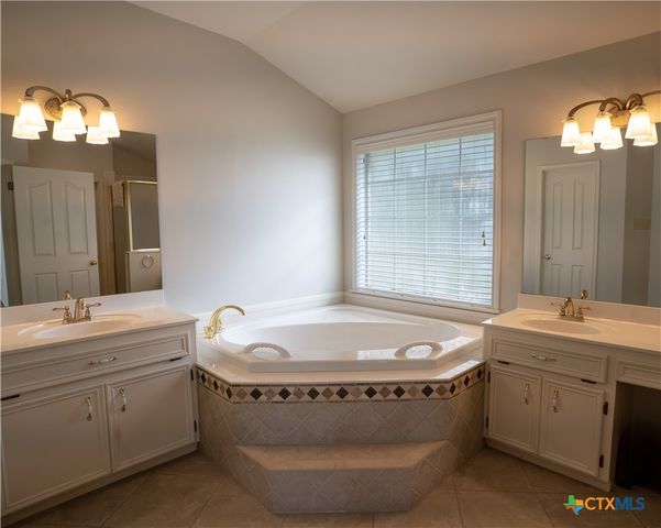 604 Texas Avenue, Shiner, TX 77984