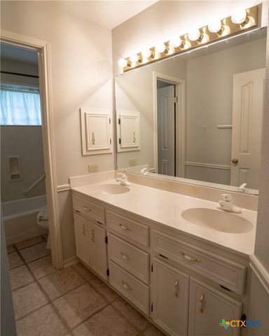 604 Texas Avenue, Shiner, TX 77984