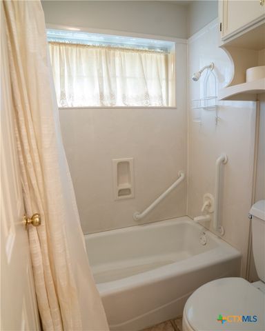 604 Texas Avenue, Shiner, TX 77984