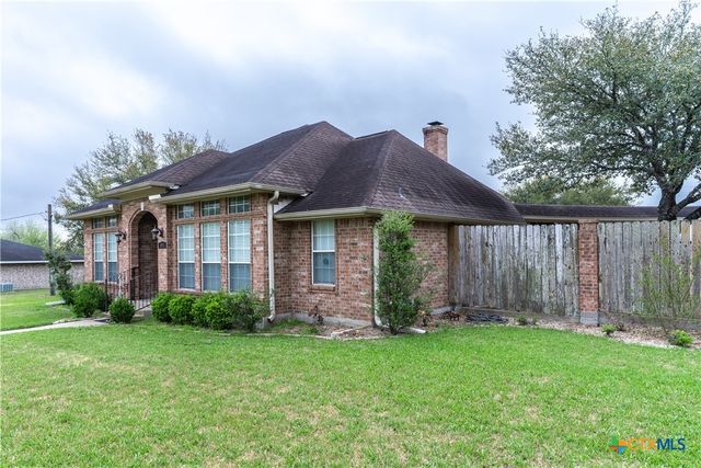 604 Texas Avenue, Shiner, TX 77984