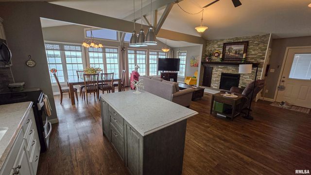 12705 N Egypt Shores Drive, Creal Springs, IL 62922