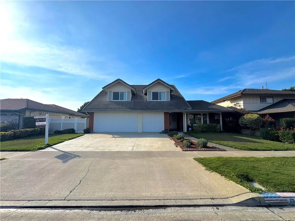 15781 Clarendon, Westminster, CA 92683