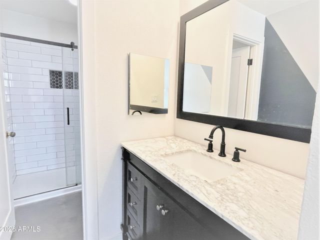 8 W Griswold Road, Phoenix, AZ 85021