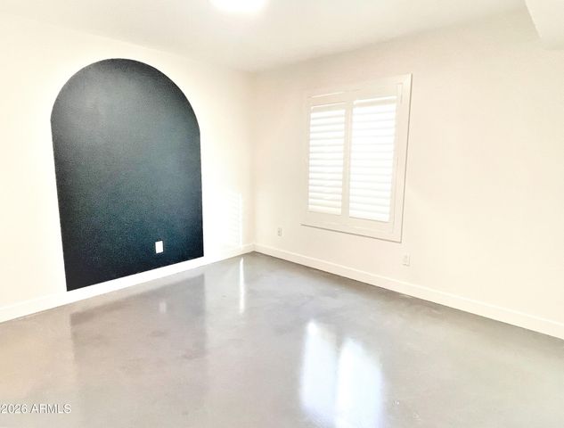 8 W Griswold Road, Phoenix, AZ 85021