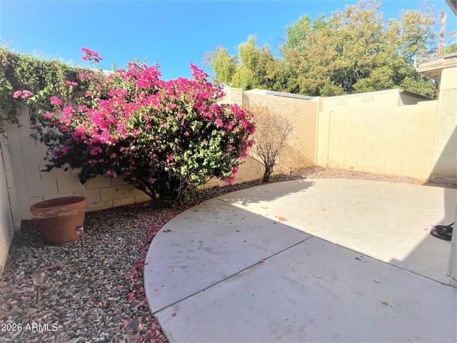 8 W Griswold Road, Phoenix, AZ 85021