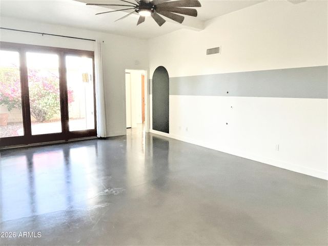 8 W Griswold Road, Phoenix, AZ 85021