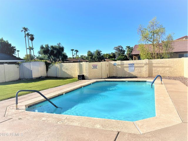 8 W Griswold Road, Phoenix, AZ 85021