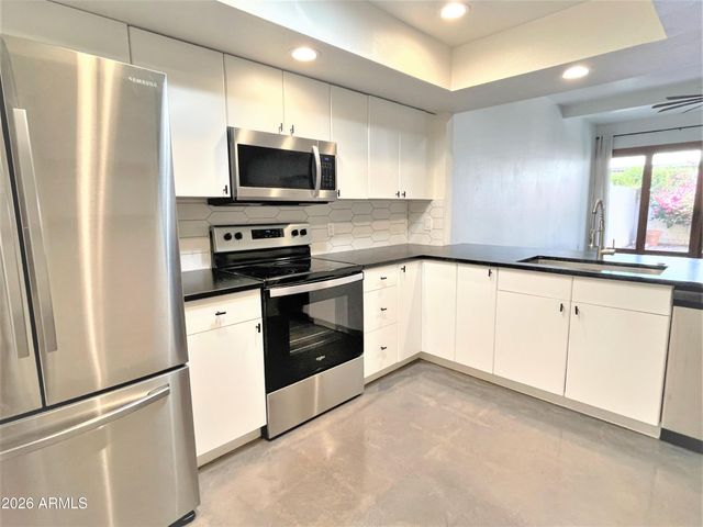 8 W Griswold Road, Phoenix, AZ 85021