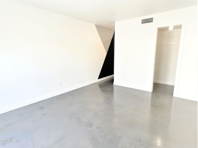 8 W Griswold Road, Phoenix, AZ 85021