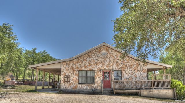121 David Rankin Rd, Leakey, TX 78873
