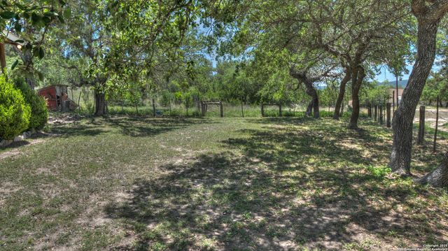121 David Rankin Rd, Leakey, TX 78873