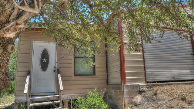121 David Rankin Rd, Leakey, TX 78873