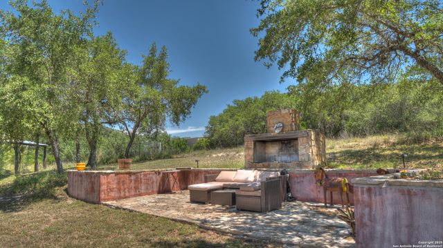 121 David Rankin Rd, Leakey, TX 78873