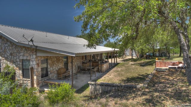 121 David Rankin Rd, Leakey, TX 78873