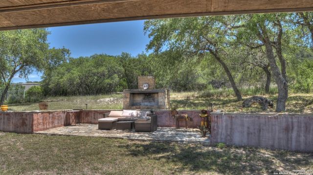121 David Rankin Rd, Leakey, TX 78873