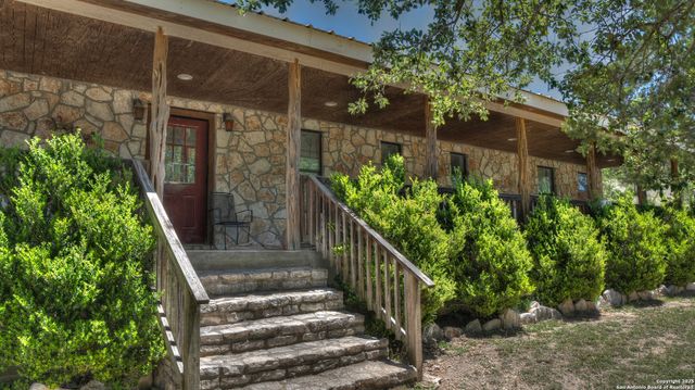 121 David Rankin Rd, Leakey, TX 78873