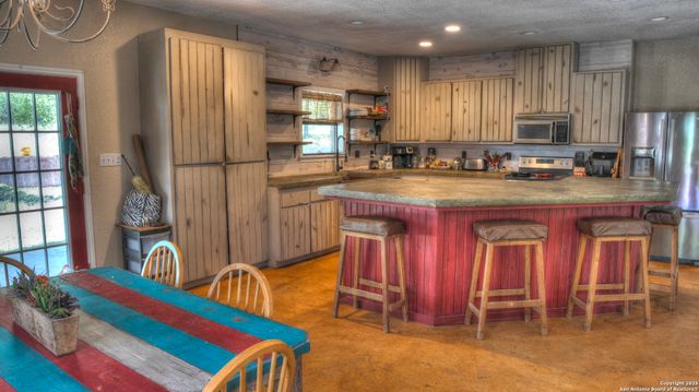 121 David Rankin Rd, Leakey, TX 78873