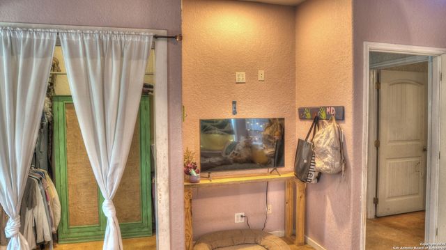 121 David Rankin Rd, Leakey, TX 78873