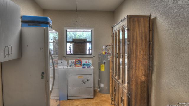 121 David Rankin Rd, Leakey, TX 78873