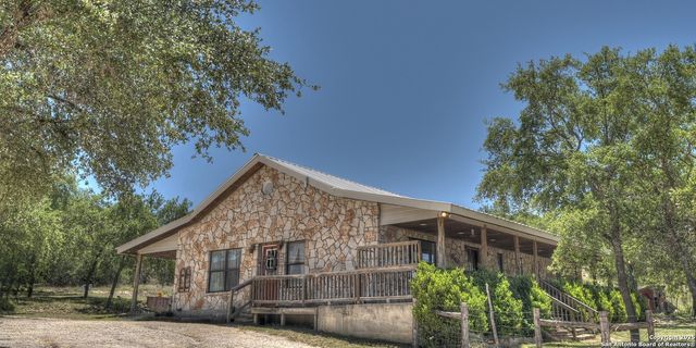 121 David Rankin Rd, Leakey, TX 78873