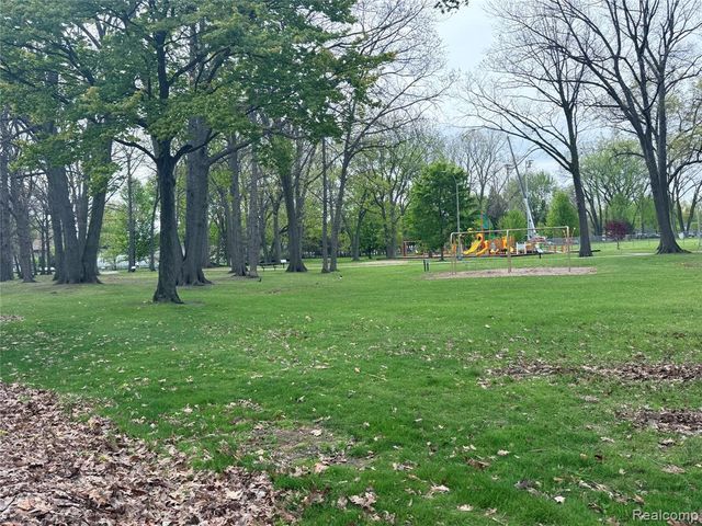 1128 Connie Avenue, Madison Heights, MI 48071