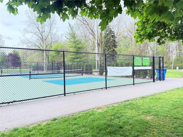 1128 Connie Avenue, Madison Heights, MI 48071