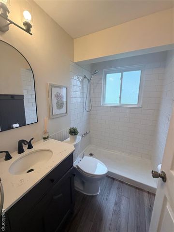 1128 Connie Avenue, Madison Heights, MI 48071