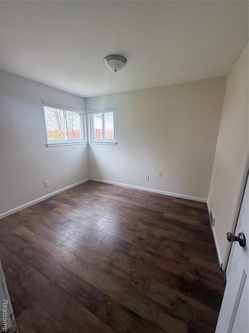 1128 Connie Avenue, Madison Heights, MI 48071