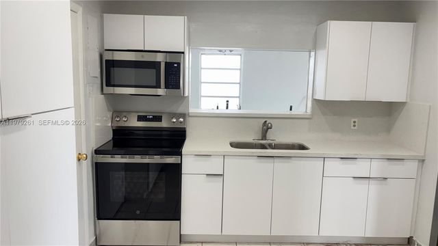 3040 SW 69th Ave, Miami, FL 33155