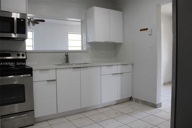 3040 SW 69th Ave, Miami, FL 33155