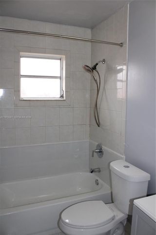 3040 SW 69th Ave, Miami, FL 33155