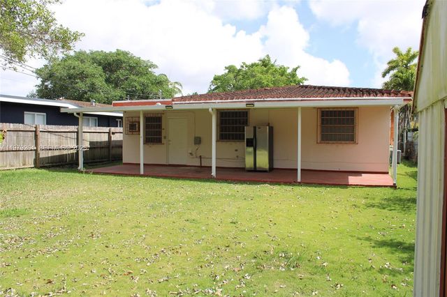 3040 SW 69th Ave, Miami, FL 33155