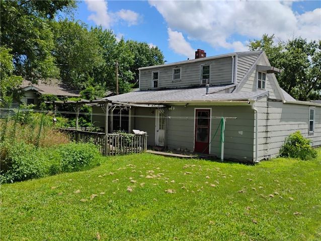 213 E Carlton Street, Pittsburg, KS 66762