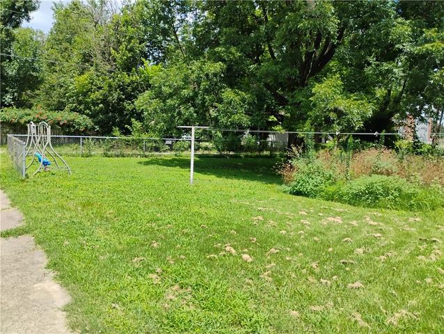 213 E Carlton Street, Pittsburg, KS 66762