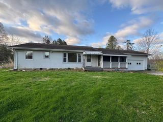 3334 W Glendora Road, Weesaw Twp, MI 49128
