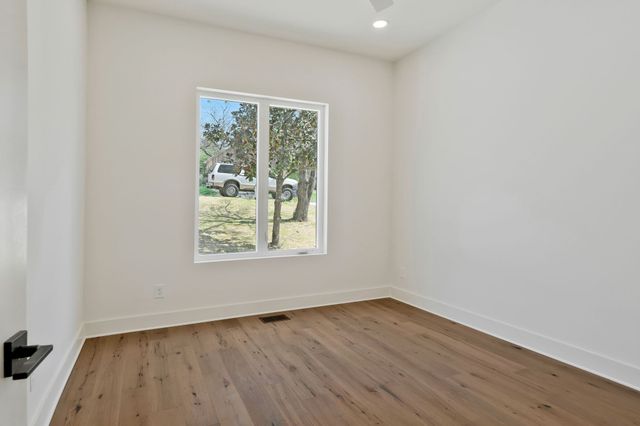 2310 Ilolo St, Nashville, TN 37207