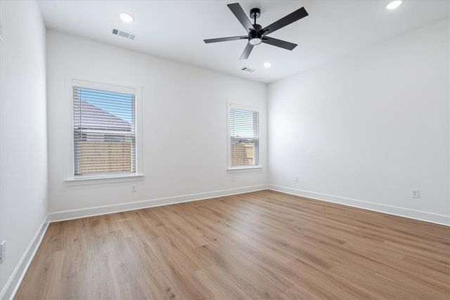 6807 SW Orange Avenue, Bentonville, AR 72713