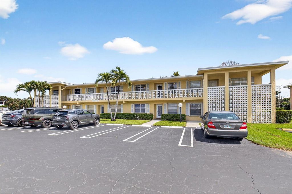 1150 Mahogany Way 203, Delray Beach, FL 33445