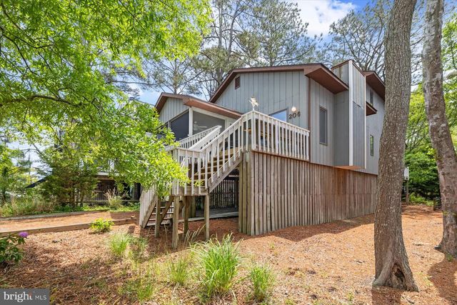 206 WELLINGTON PKWY, Bethany Beach, DE 19930