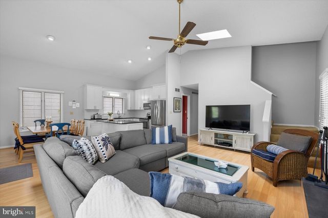 206 WELLINGTON PKWY, Bethany Beach, DE 19930