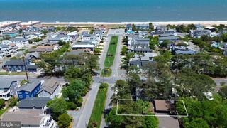 206 WELLINGTON PKWY, Bethany Beach, DE 19930