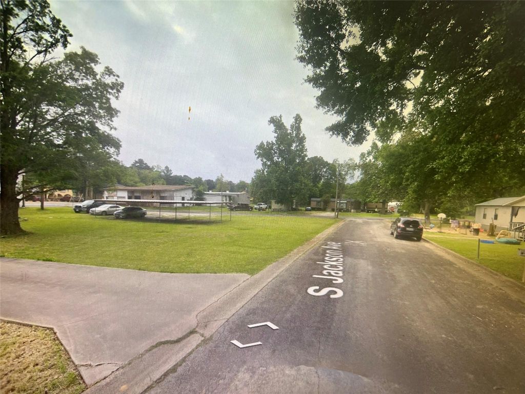 220 S Jackson Avenue, Livingston, TX 77351